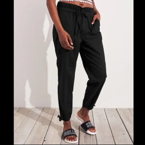 Hollister Ultra High Rise Paperbag Jogger Pants